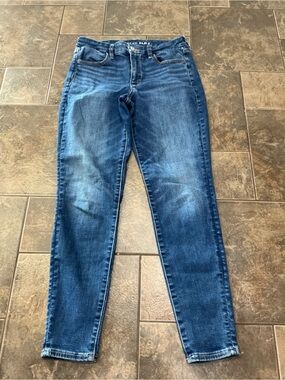 American Eagle Outfitters Medium Wash Skinny Jeans